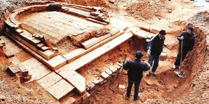 Song Dynasty coins unearthed at ancient tomb